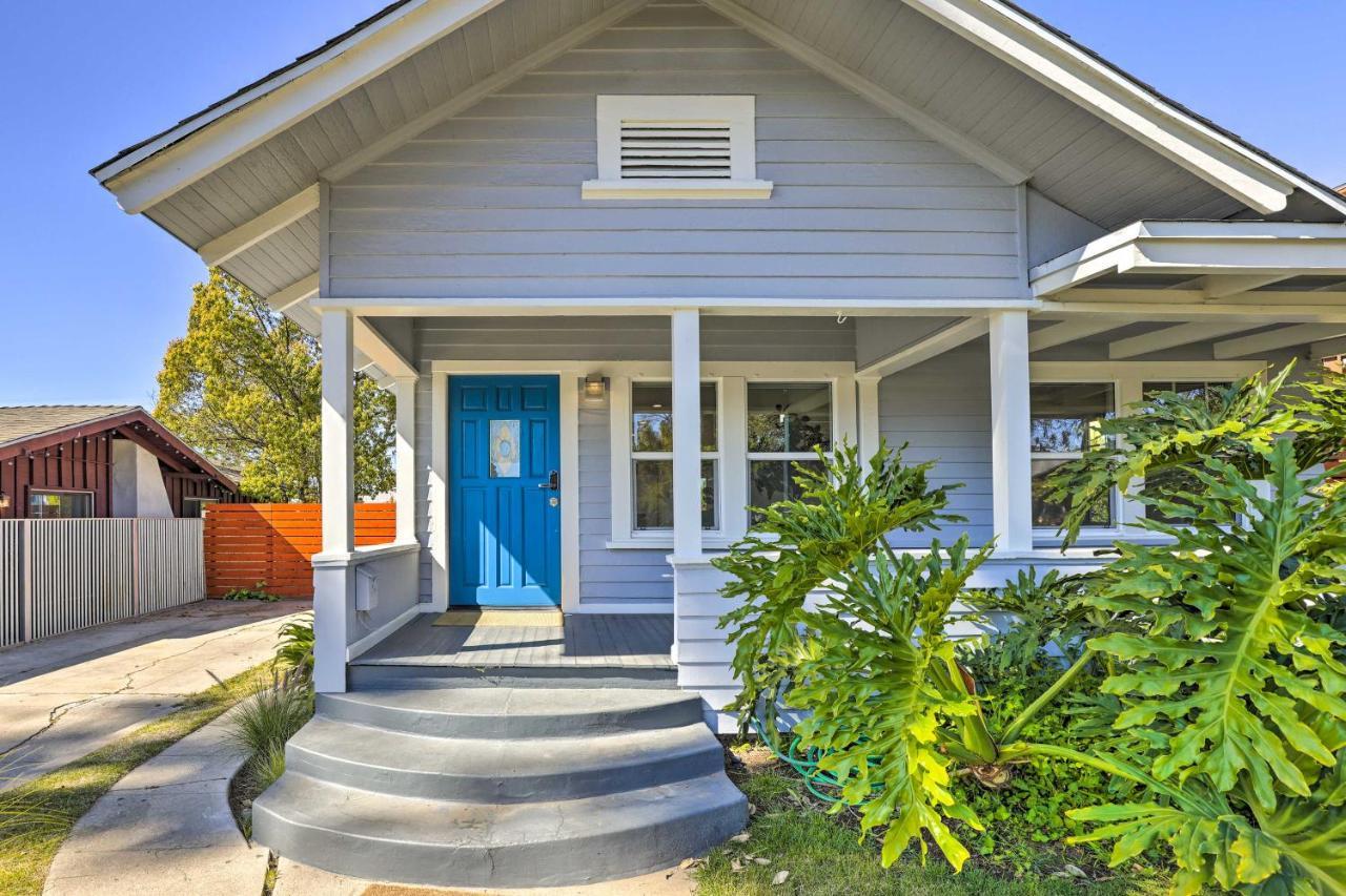 Hip And Prismatic La Gem With Curated Art Gallery Holiday home