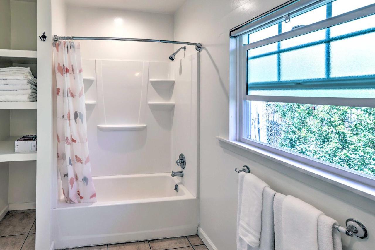 Hip And Prismatic La Gem With Curated Art Gallery Holiday home *